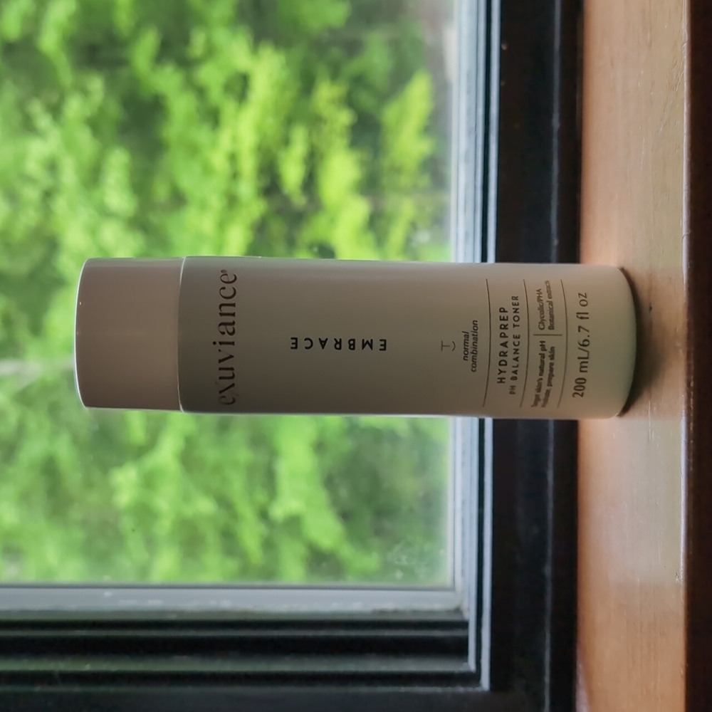 Exuviance Embrace pH balance toner